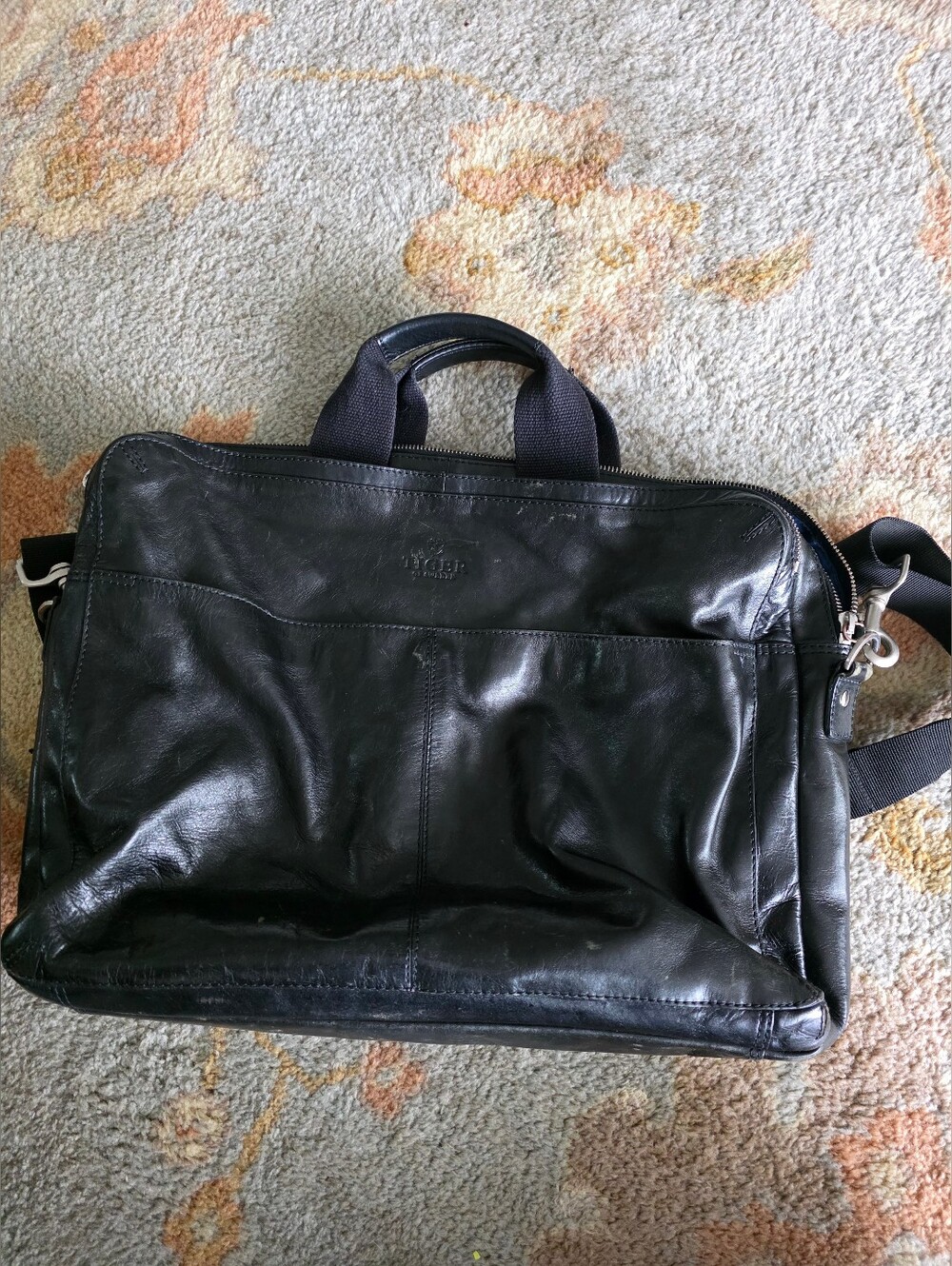 Classic Black Leather  Bag with Removable Strap Tiger Of SWEDEN